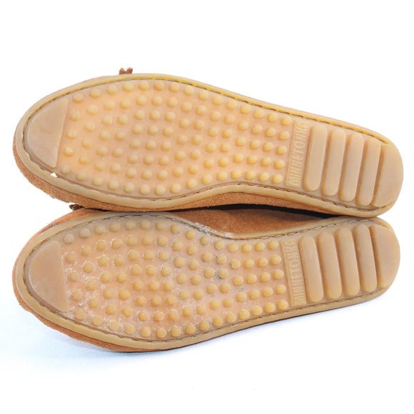Minnetonka Model: 402  Brown Suede Fringe Non Skid Sole Moccasin Flat #124 - Picture 8 of 9